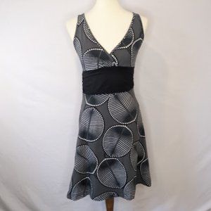 Patagonia Margot Dress Black and White Leaf Sz M
